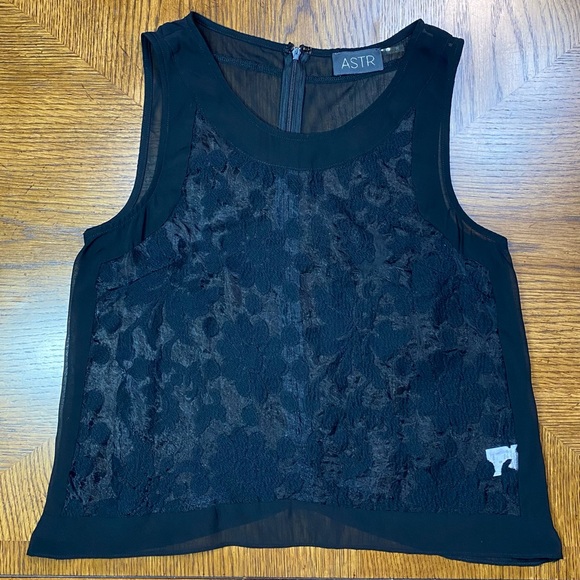ASTR The Label Black Sleeveless Sheer Floral Top
Size: S - Picture 4 of 11